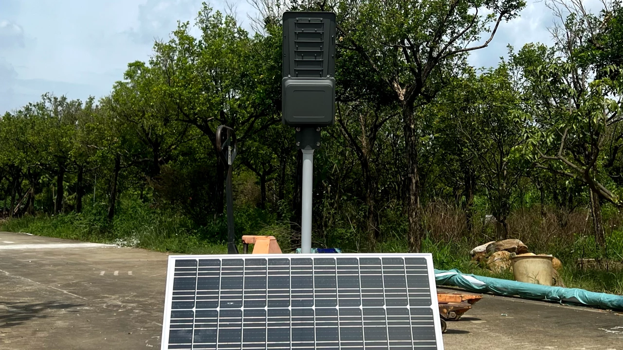 Custom solar street lighting development for infrastructure projects