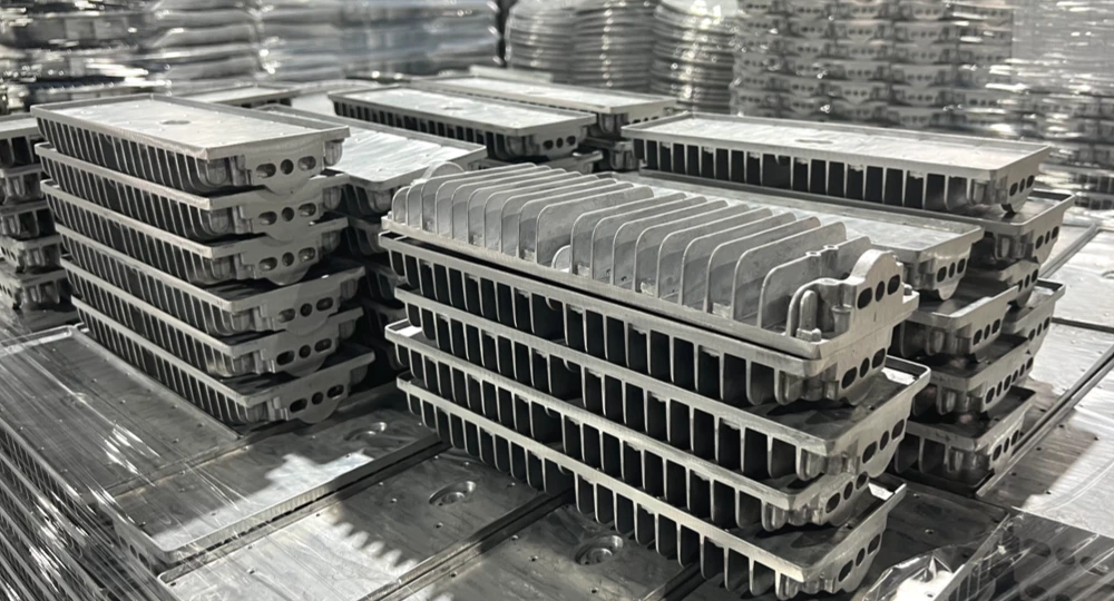 Die-cast aluminum housing for outdoor solar lighting systems