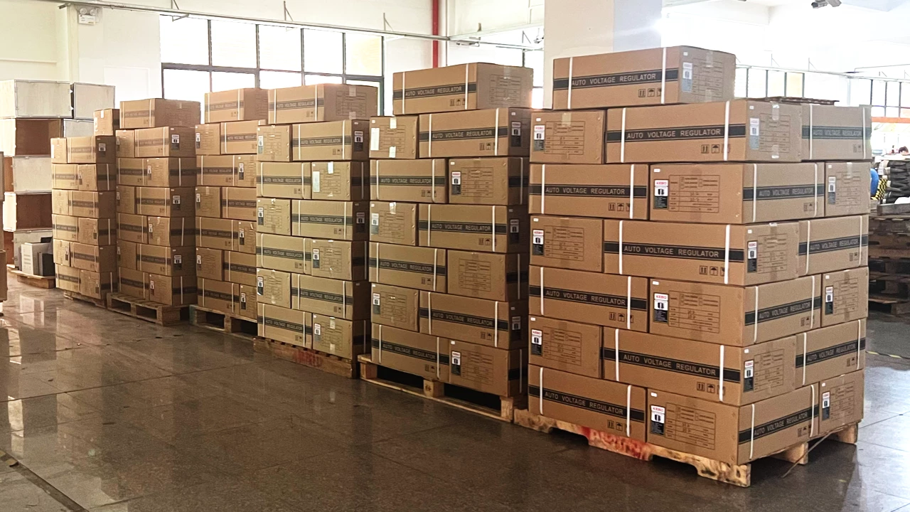 Heavy-duty export carton for solar street lights