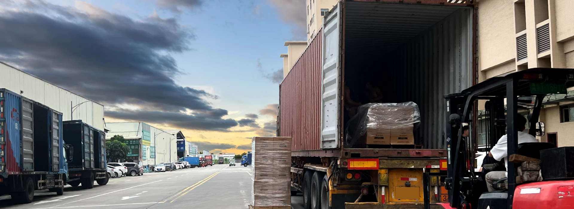 International solar street light shipping and export logistics for Africa infrastructure projects