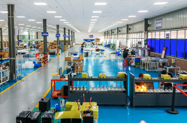 Lithium battery testing system for reliable solar street light performance