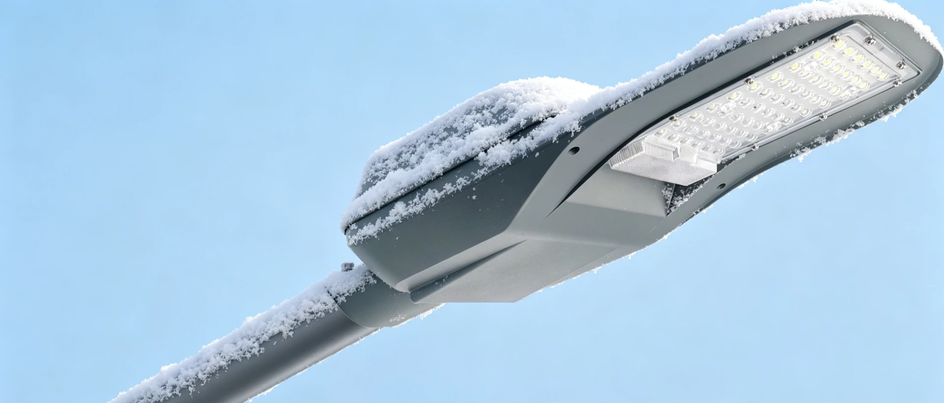 Lithium Iron Phosphate Battery-Powered Solar Street Lights for Extremely Cold Outdoor Environments