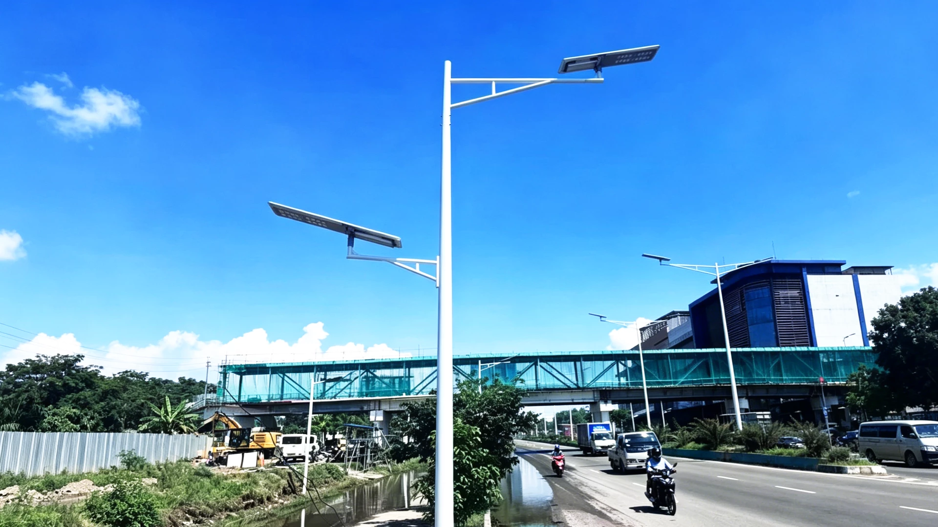 Luyan all in one solar street light installed on urban roads in Nigeria