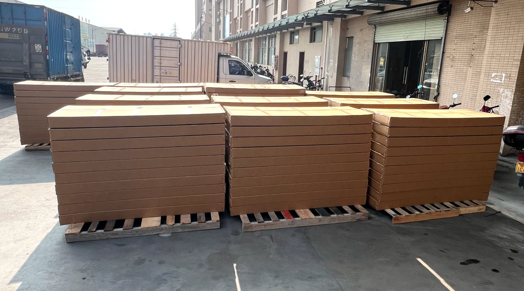 Protective packaging before shipment