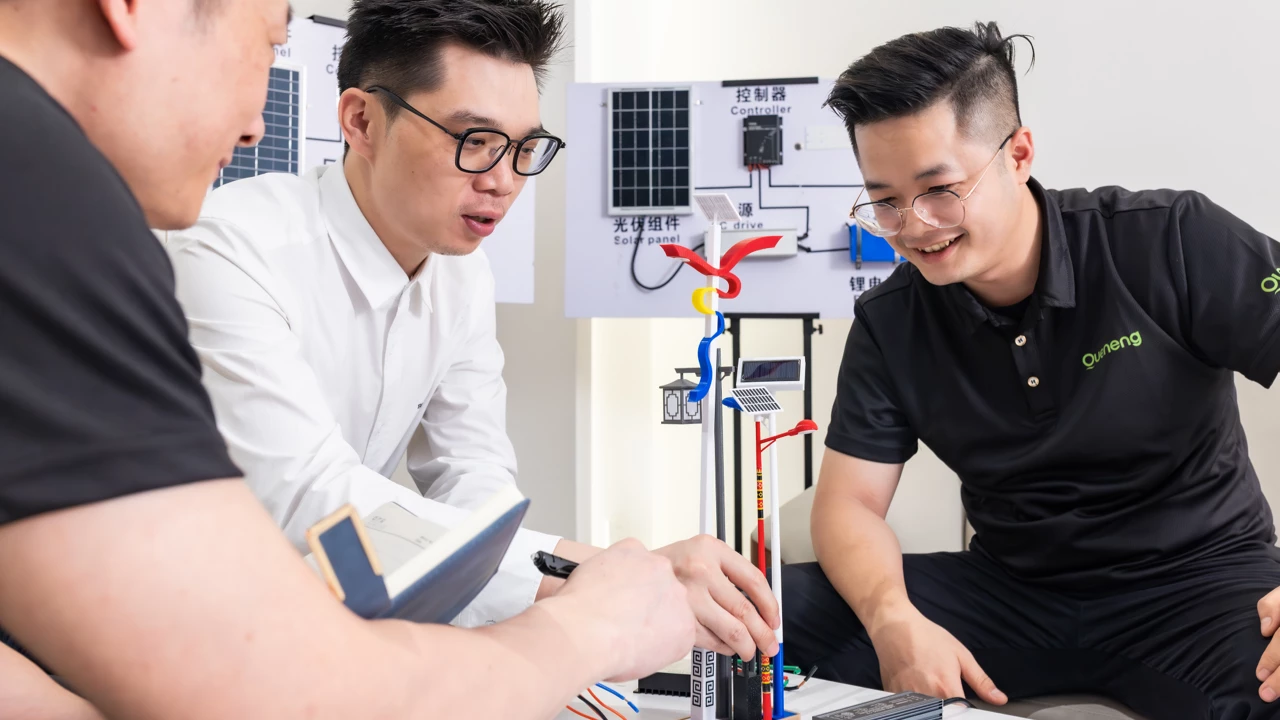 Prototype evaluation of solar street lighting products