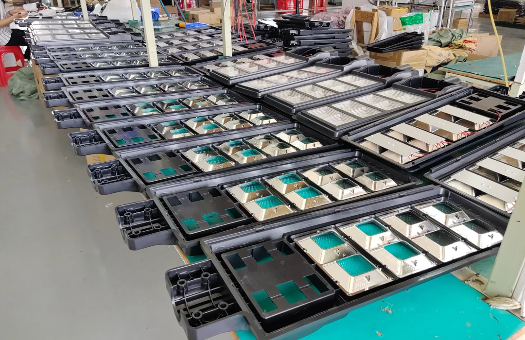 Queneng entering the solar lighting industry and launching first solar lighting products in 2015