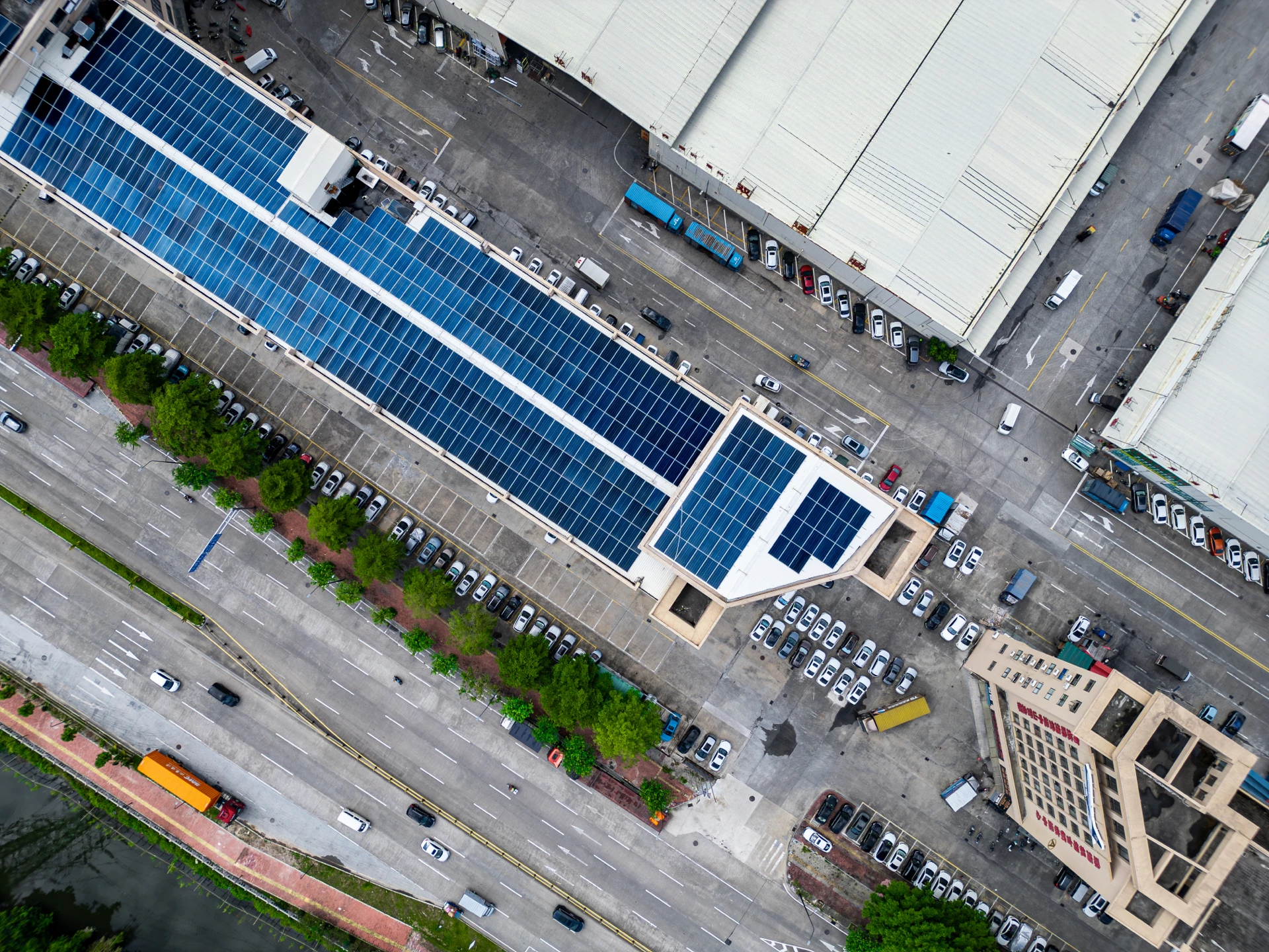 Queneng solar panel manufacturing factory