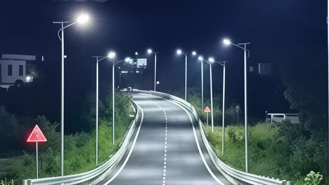 Split solar street lights installed for highway and main road infrastructure projects